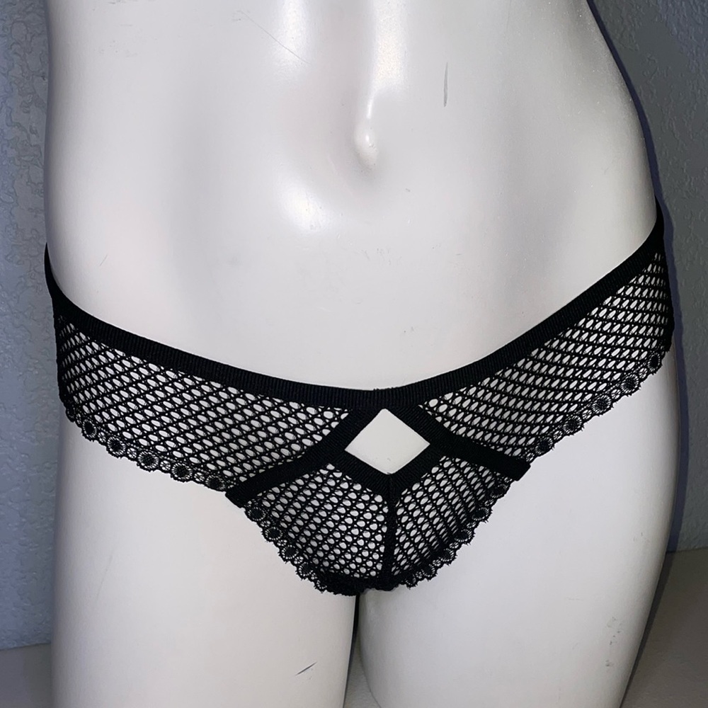 VICTORIA'S SECRET VERY SEXY FISHNET THONG PANTY VS BLACK PANTIES NEW
